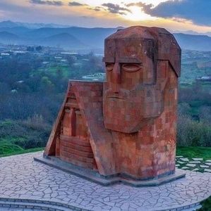 Meet your Posher, Helen